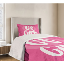 Go Girls Text in Bold Bedspread Set