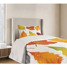 Realistic Dried Leaves Falling Bedspread Set