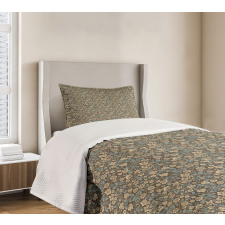 Nostalgic Curlicue Floral Bedspread Set