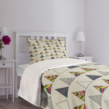 Abstract Triangle Bedspread Set