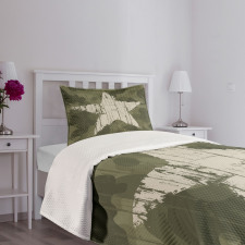 Grunge Star on Green Bedspread Set