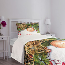 Holly Berries Star Bedspread Set