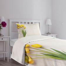 Tulips on Rustic Board Bedspread Set