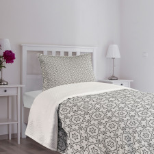 Symmetrical Simple Motifs Bedspread Set