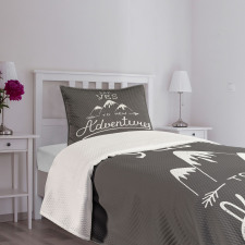 Words and Mountains Bedspread Set