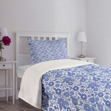 Delft Style Doodle Floral Bedspread Set