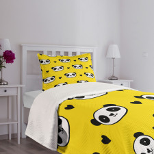 Smiling Panda Faces Bedspread Set