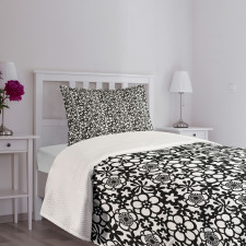 Monochrome Flower Petals Bedspread Set