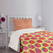 Berry Slices Motif Bedspread Set