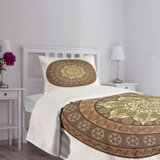 Simplistic Ornament Bedspread Set