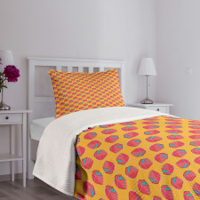 Shape and Dashed Lines Bedspread Set