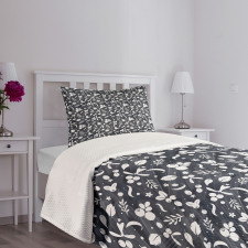 Leaf and Berry Bedspread Set