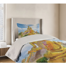 Mediate Statue Building Bedspread Set