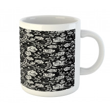 Roses on Swirling Stems Curl Mug