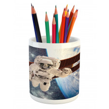 Gravity Astronaut Pencil Pen Holder