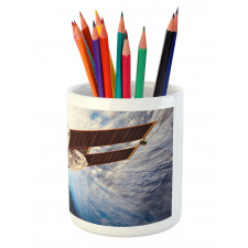 Gravity Astronaut Pencil Pen Holder