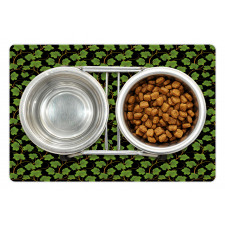 Botany Grape Leaves on Dark Pet Mat