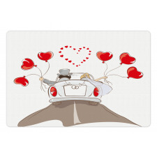 Newlywed Couple in Car Pet Mat