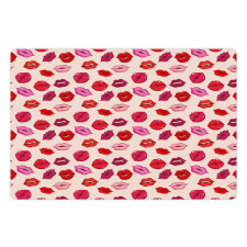 Vivid Colored Lips Glamour Pet Mat