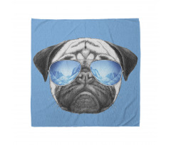 Hayvan Bandana Aynalı Güneş Gözlüklü Şirin Pug Köpek Portre