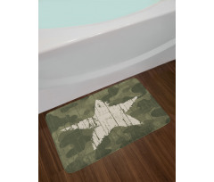 Grunge Star on Green Bath Mat