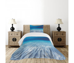 Clear Water and Waves Bedspread Set