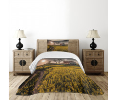 Old Rural House Bedspread Set