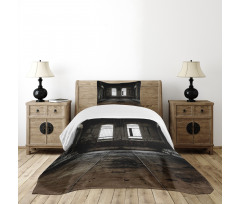 Wrecked Walls Bedspread Set