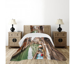 Famous Water Canal Boats Bedspread Set