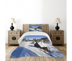 Log Cabins in Mountains Bedspread Set