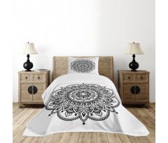 Symmetrical Flower Art Bedspread Set