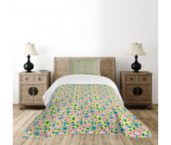 Colorful Retro Shapes Bedspread Set