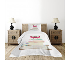 Owl Sitting on a Pile Bedspread Set