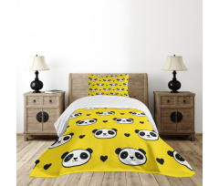Smiling Panda Faces Bedspread Set