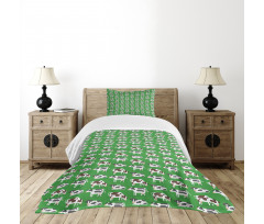 Graphic Sitting Cows Bedspread Set