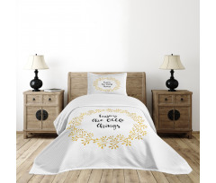 Monochrome Wreath Desgin Bedspread Set