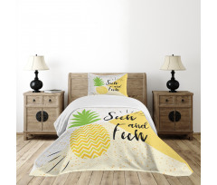 Sun and Fun Pineapple Bedspread Set