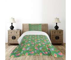 Teardrop with Curved Tip Bedspread Set