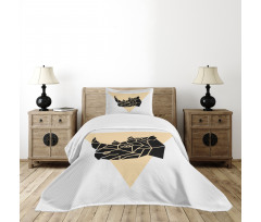 Angular Animal Design Graphic Bedspread Set