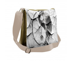 Ying Yang Grunge Display Messenger Bag