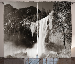 Waterfalls in Yosemite Curtain