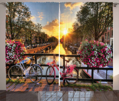 Holland Urban Bikes and Canal Curtain