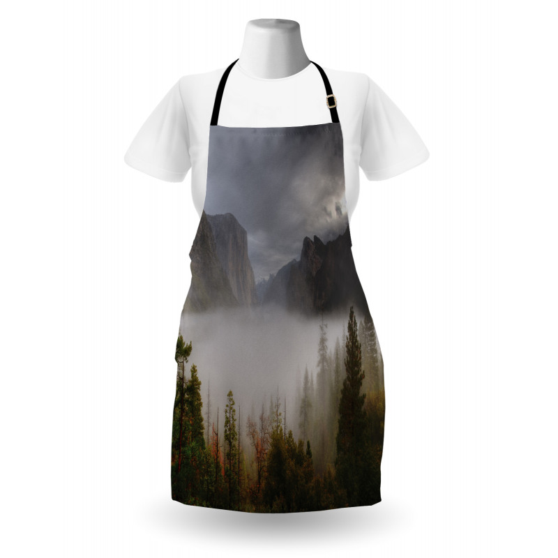 Valley Yosemite in Fall Apron