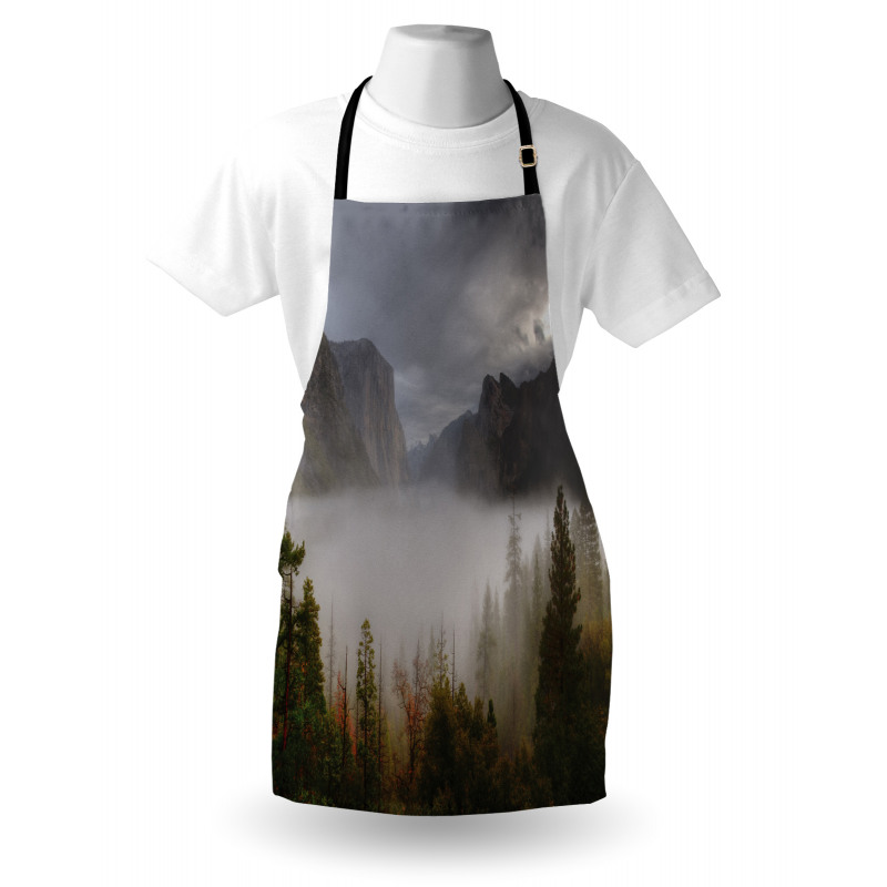 Valley Yosemite in Fall Apron