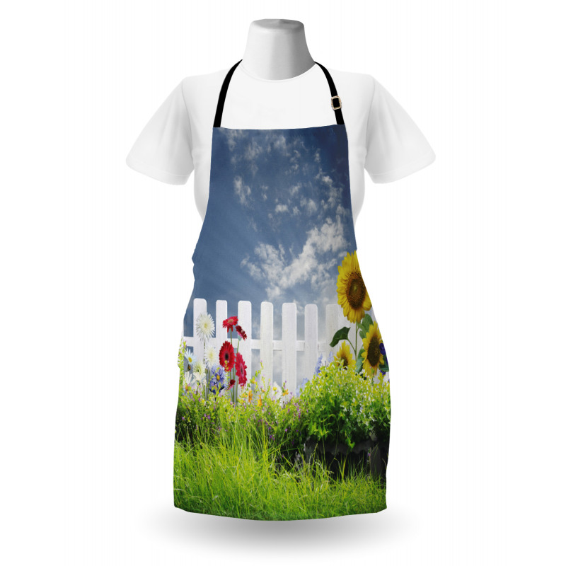 Daisy Flowers in Yard Apron