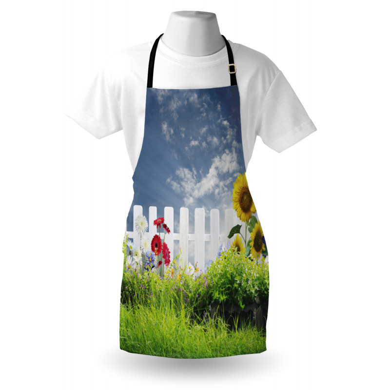 Daisy Flowers in Yard Apron