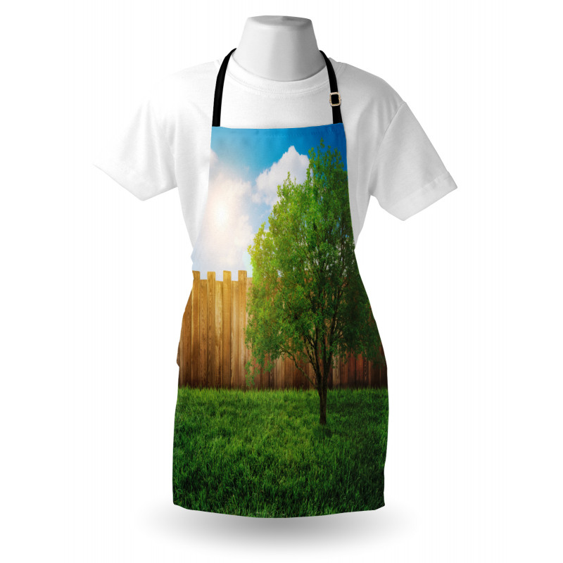 Life Tree Yard Field Apron