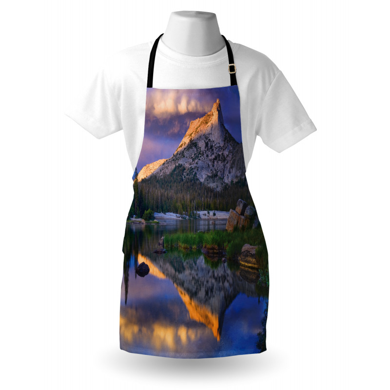 Idyllic Peak Apron