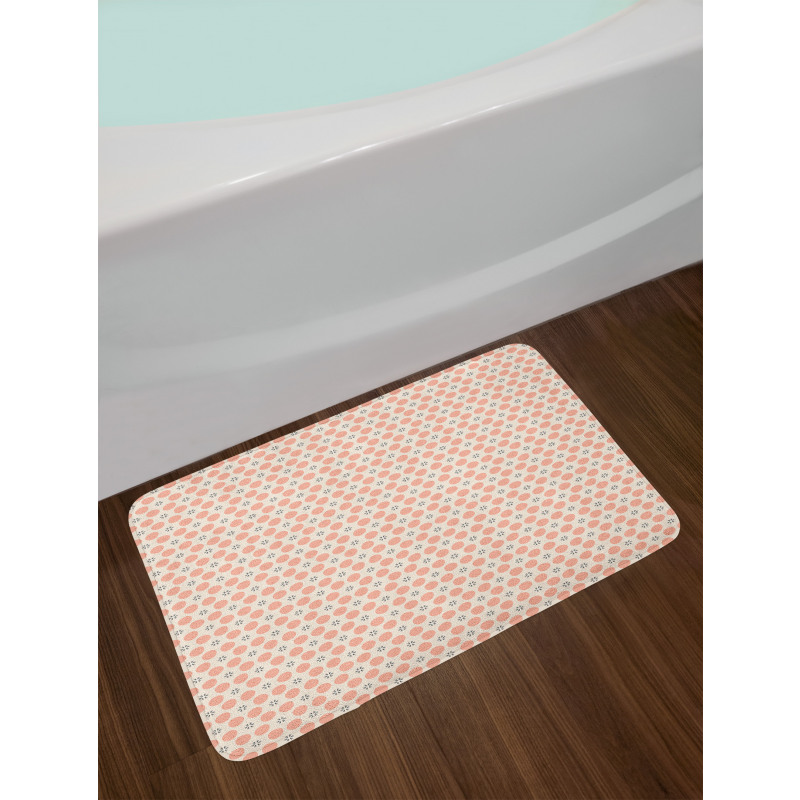 Symmetric Hatched Rounds Bath Mat