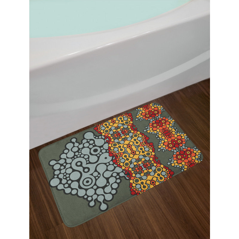 Grey Rounds in Border Bath Mat